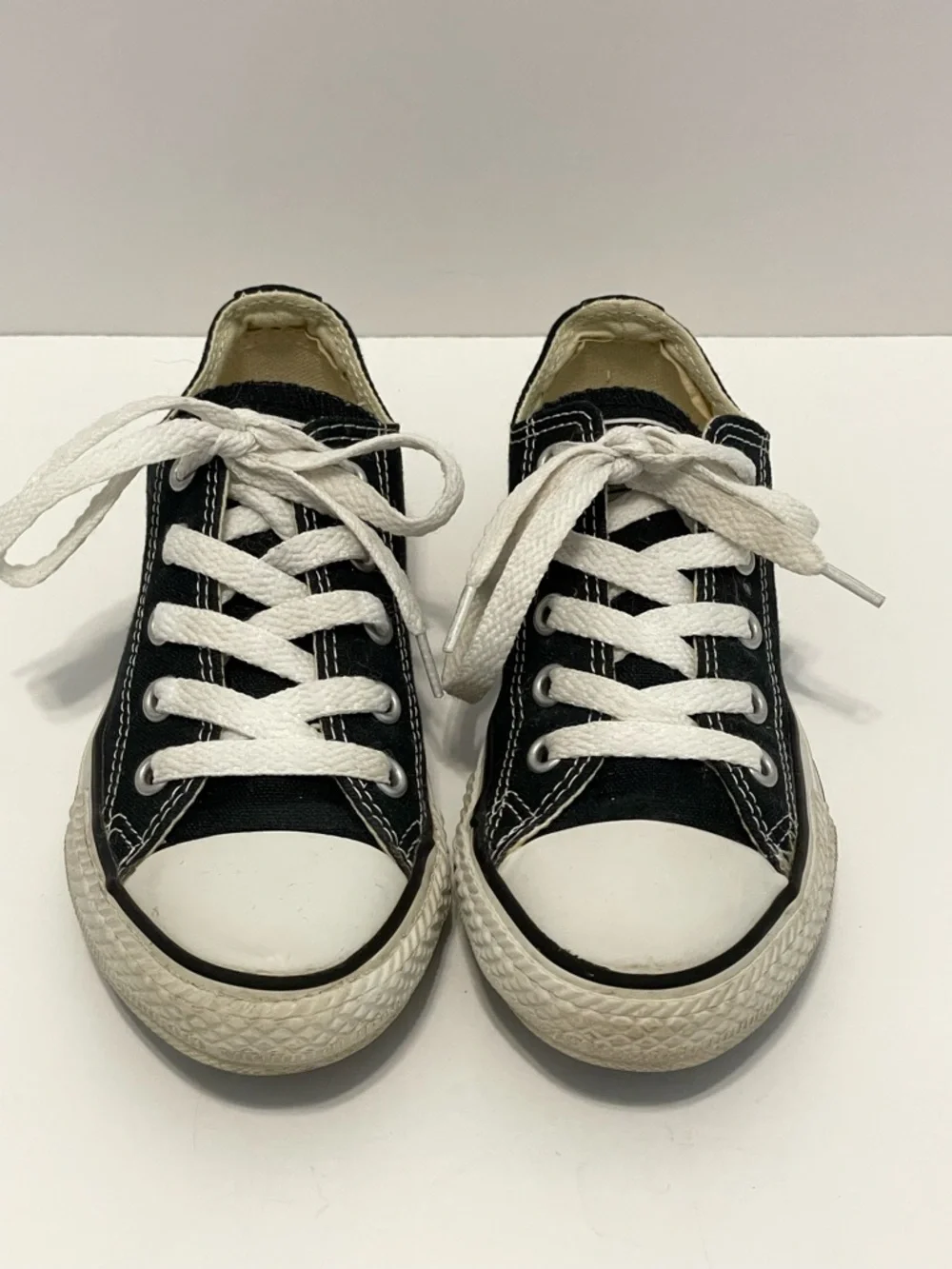 Converse All Star Chuck Taylor Classic Low Top Kids Sneakers Youth Size 12 Black